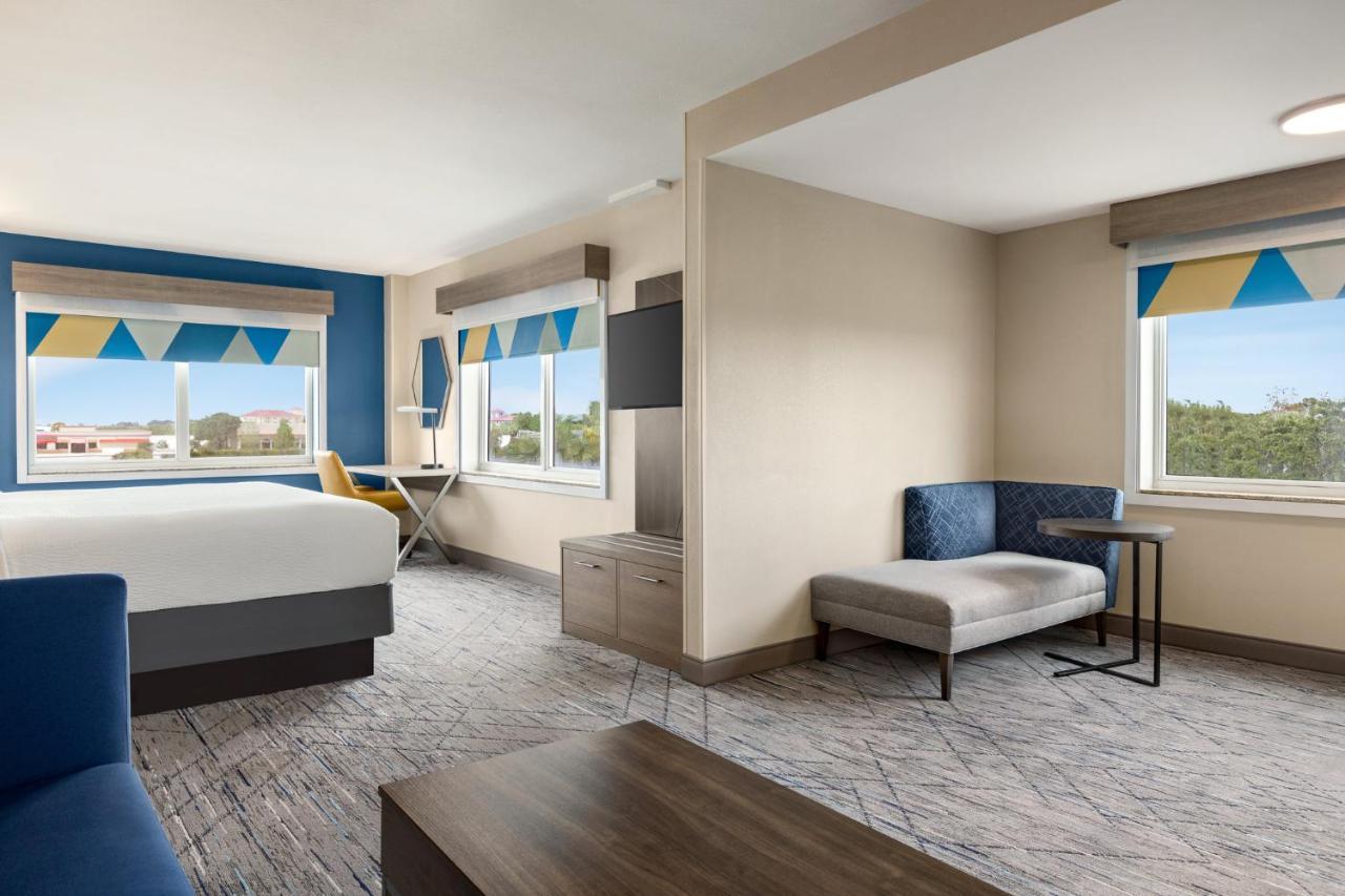 Holiday Inn Express Hotel & Suites Fort Pierce West By Ihg Exterior foto