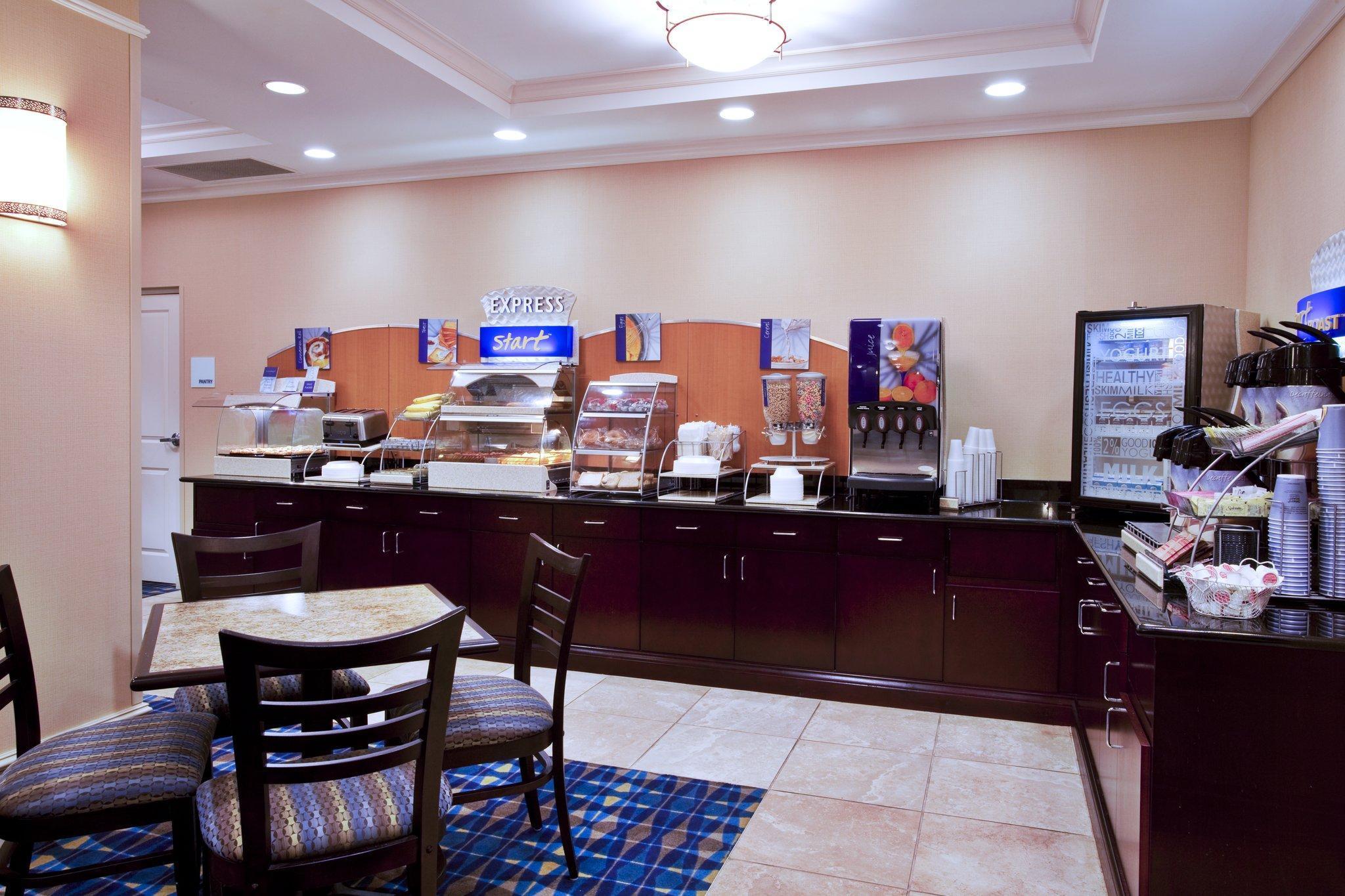 Holiday Inn Express Hotel & Suites Fort Pierce West By Ihg Exterior foto
